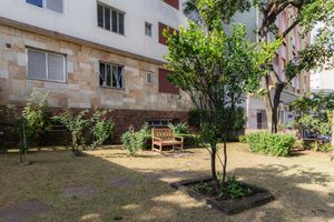 Image 30 - 866460