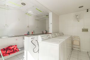 Image 39 - 892574