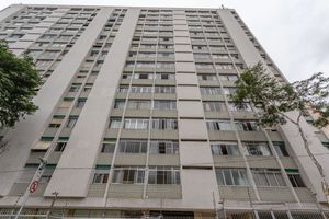 Image 15 - 881597