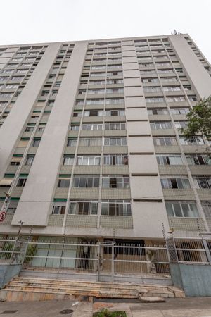 Image 16 - 881597