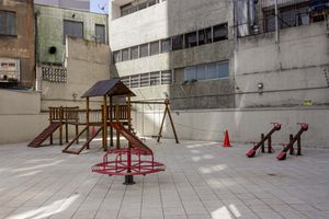 Image 25 - 881776