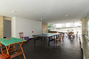 Image 33 - 881776