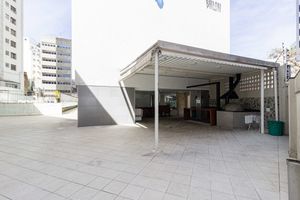 Image 37 - 881776
