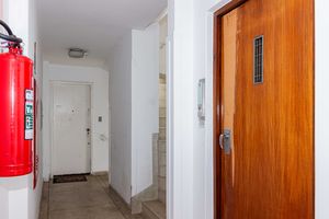 Image 33 - 926090