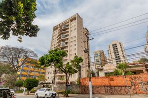 Image 27 - 896460