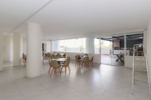 Image 34 - 879179