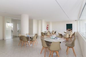 Image 35 - 879179