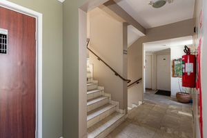 Image 33 - 916574