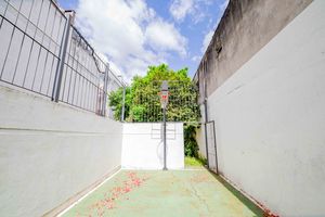 Image 62 - 931095