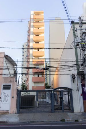 Image 34 - 876517