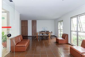 Image 31 - 898582
