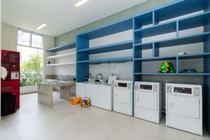 Image 30 - 931714