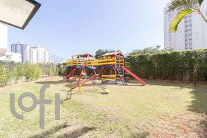 Image 19 - 930662