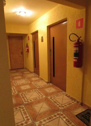 Image 70 - 885625