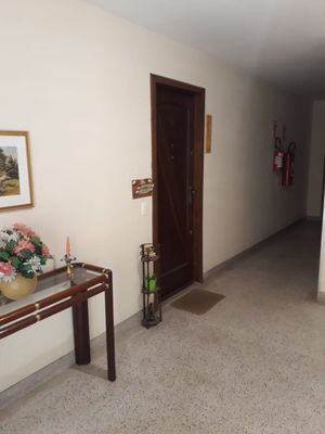 Image 32 - 839126