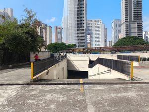 Image 11 - 319888