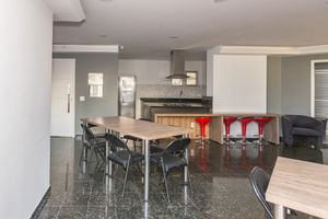 Image 39 - 718073
