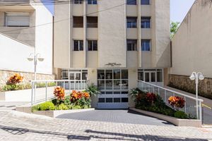 Image 30 - 898502