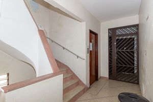 Image 35 - 894516
