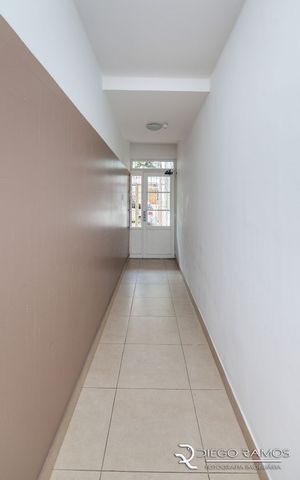Image 19 - 899124