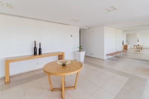 Image 15 - 313632