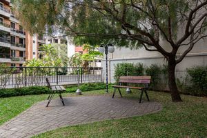 Image 44 - 924517