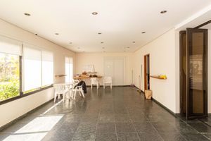 Image 62 - 899743