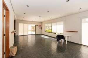 Image 67 - 899743