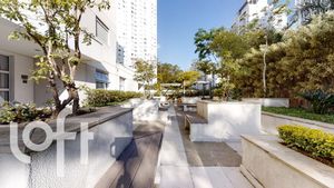 Image 33 - 46792