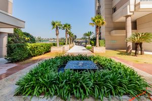 Image 88 - 898496