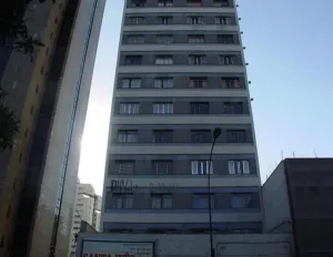 Image 10 - 883118