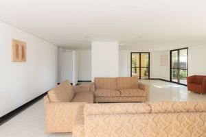 Image 65 - 879320
