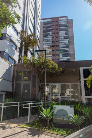 Image 22 - 869312