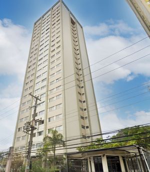 Image 9 - 48241