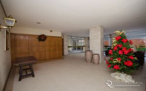 Image 34 - 194053