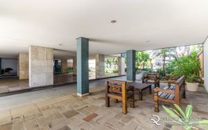 Image 49 - 194053