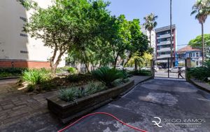 Image 50 - 194053