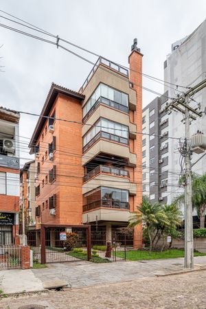 Image 38 - 915860