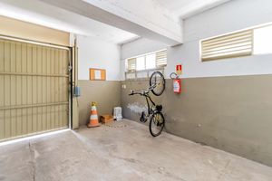 Image 37 - 918275