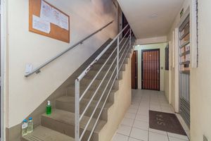Image 4 - 48618