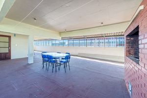 Image 33 - 869371