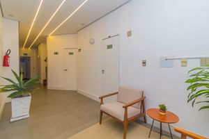 Image 25 - 880776