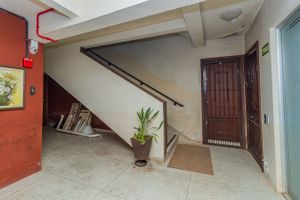 Image 21 - 872711