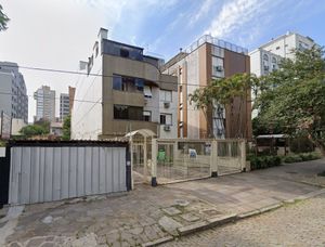 Image 18 - 879226
