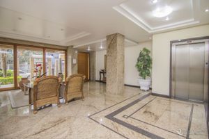 Image 29 - 891739
