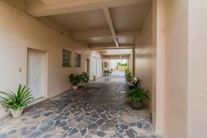 Image 31 - 879506
