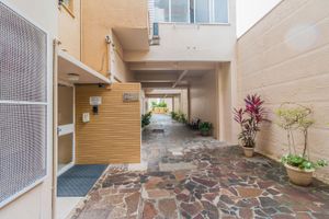 Image 32 - 879506