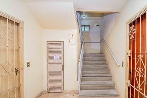 Image 33 - 886653