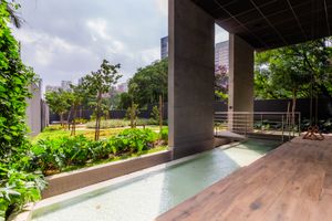 Image 37 - 813485