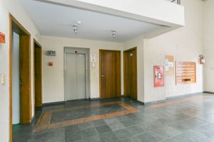 Image 11 - 4956